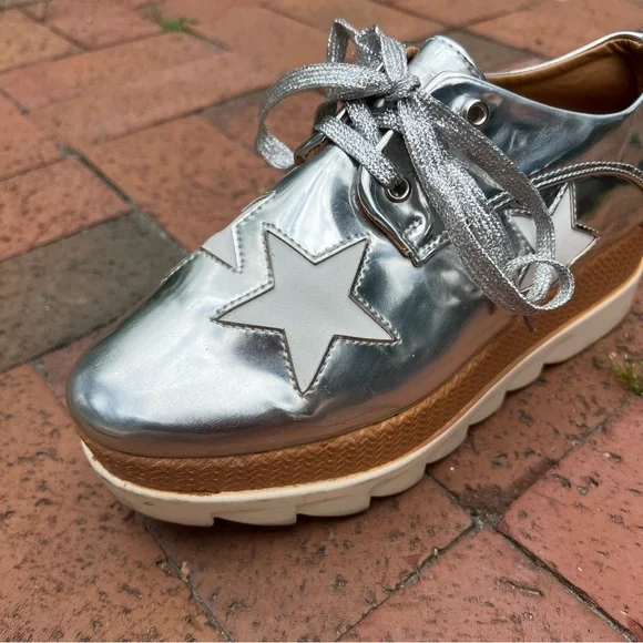 Qupid Silver Star Platform Sneakers - Picture 11 of 16